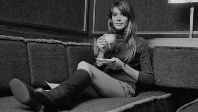 网文：生性害羞有什么值得庆祝的？