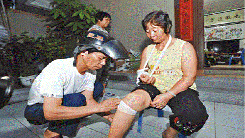 5港记者闯乌坎村采访被捕　称遭拳打掌掴