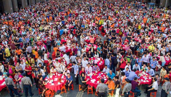 广州杨箕万人宴让所有奋斗者心里拔凉