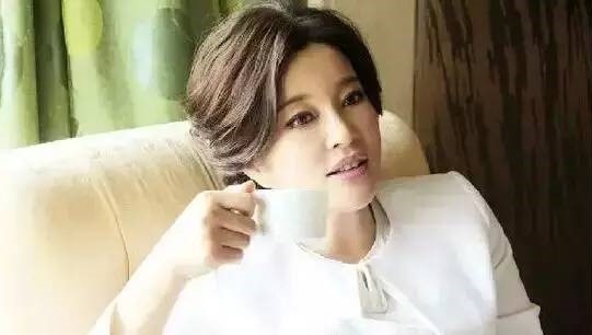 【组图】刘晓庆的真实身份震撼全国