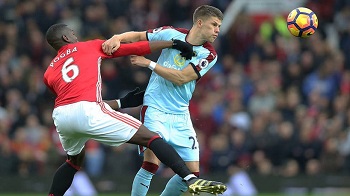 【组图】曼联战平伯恩利 伊布马塔两度中框