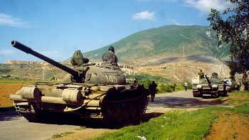 当年勒紧腰带援助这国 如今将中国武器当废铁卖