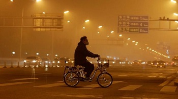 北京再陷雾霾 发橙色预警航班被取消