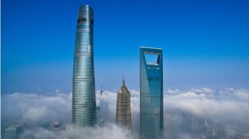 雾锁申城 上海交通事故导致九人死亡