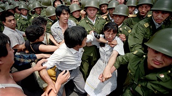 独裁者权力的边界就是我们老百姓的反抗