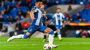 本可戴帽，蝎子摆尾堪称艺术品