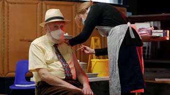 疫苗施打間隔期拉長 莫德納：第2劑42天內打仍有效