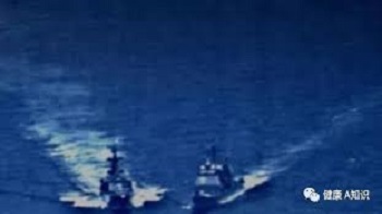 美俄舰机近距离交锋 俄战机超低空飞掠美神盾舰