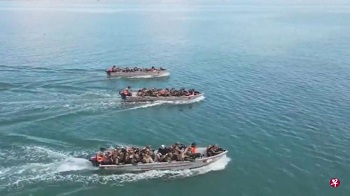 中国解放军闽南海域实战演练抢滩登陆