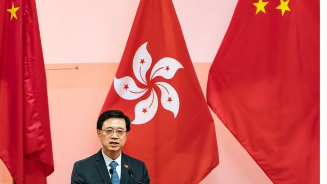 李家超报名参选香港特首 获过半选委提名