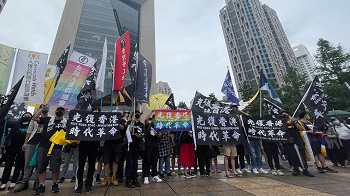 香港新班子头二把手均为武官 评论指「武进文退」已有妥协但料仍强硬