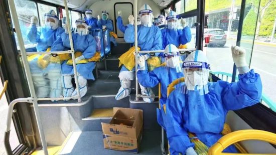 告别禁足，迎来封闭：京沪疫情反复