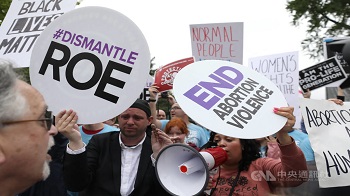 挺選擇權還是生命權 美國社會並非涇渭分明
