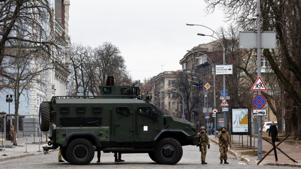 美国外交两重点: 援助乌克兰和支持台湾