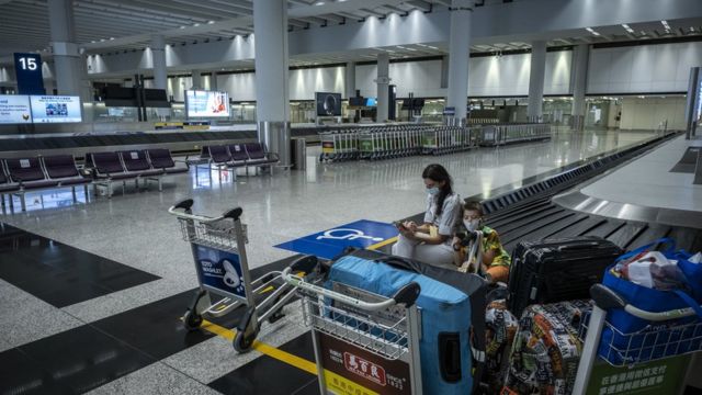 香港宣布取消抵港旅客新冠隔离政策