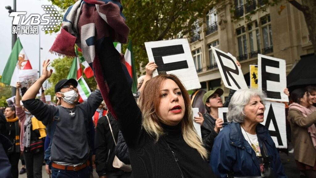 爭人權和女權 伊朗頂大學生與鎮暴警察衝突