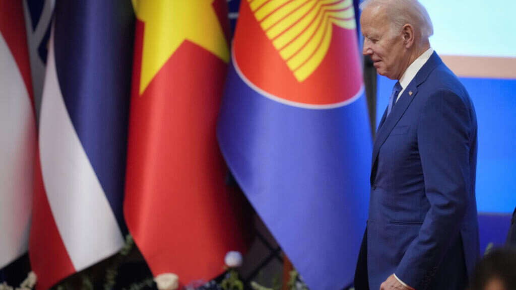 拜登今抵金边 称欲以全球领袖莅临