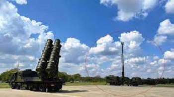 塞尔维亚吓北约 亮出中国制防空导弹