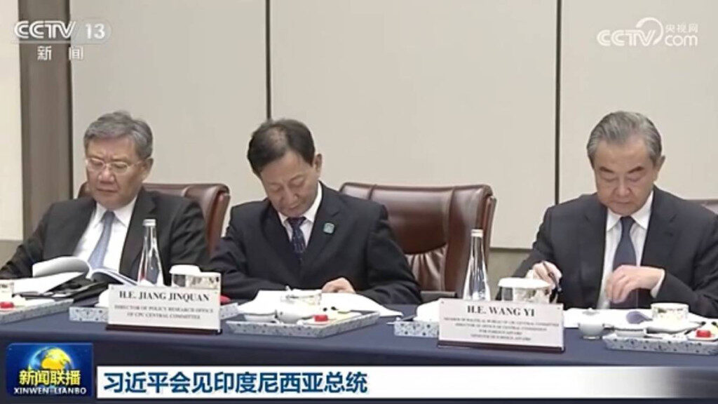 王毅回任中國外長 返國直飛成都陪習近平見外賓