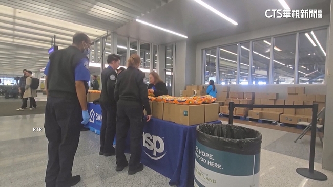 美国政府关门食物券中断 42.5万家庭受冲击