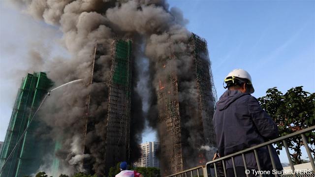香港宏福苑大火后的舆情兴起和转向